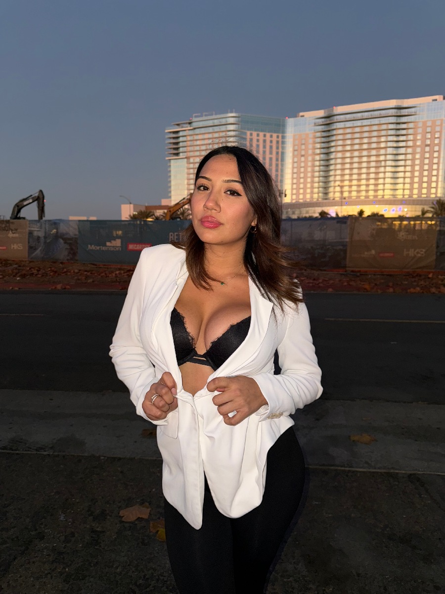 Take a pause and enjoy Ali Cruz — streaming from South Tarawa