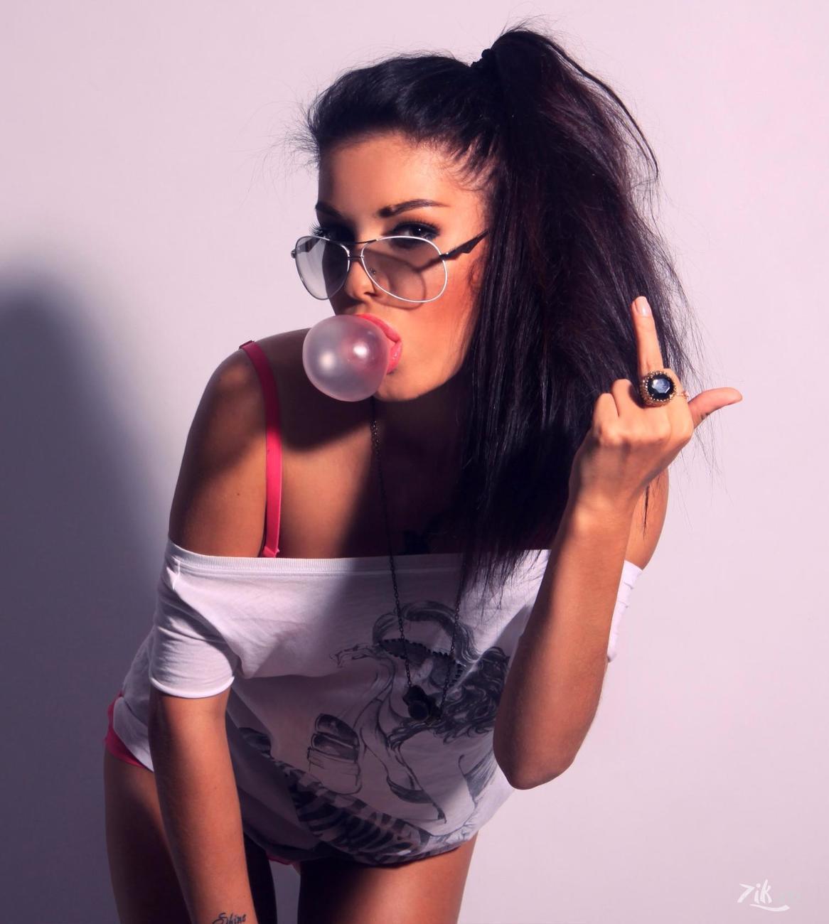 Sassy girls in South Tarawa