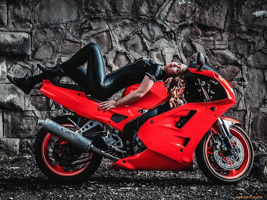 Beautiful girl Beautiful girls and motorcycles in South Tarawa